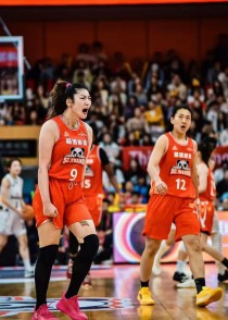 关于青海女篮实现完美开局，势不可挡前进的信息